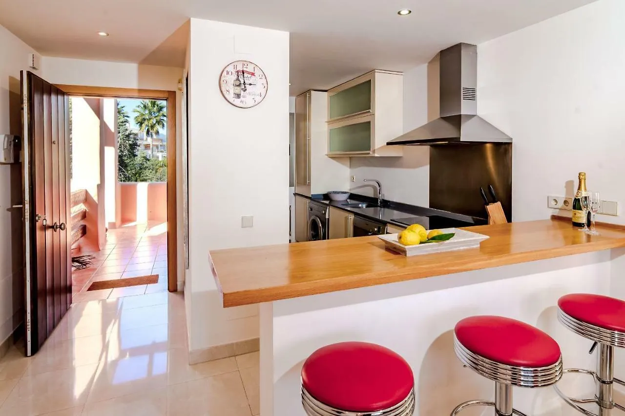 Seaview Luxury Penthouse Apartment 24 Hour Security And Underground Parking Estepona